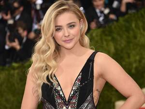 Chloe Moretz Porn - Chloe Grace Moretz labels tweet she received from Kim Kardashian West amid  the nude selfie row 'aggressive' | The Independent | The Independent