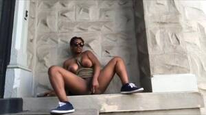 ebony girls masturbating in public - Ebony masturbate in public - ThisVid.com