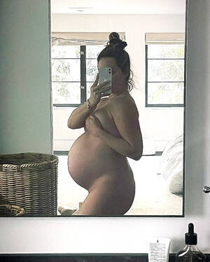 Ashley Tisdale Porn Games - Pregnant Ashley Tisdale Stuns in Nude Baby Bump Pic