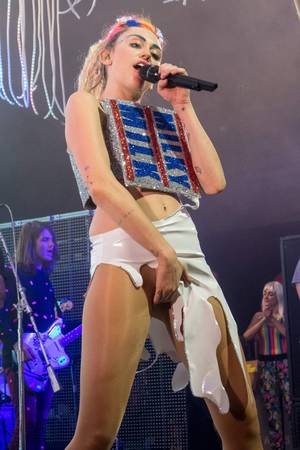 miley cyrus slapping pussy - Celeb Nip Slip, Celeb Upskirt, and other Pictures THEY don't want YOU to  see!