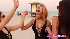 fucking randomly at the beach - Gfs picking up and fucking random dude on the beach - XVIDEOS.COM