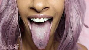 Long Female Tongues Porn - long tongue' Search - XNXX.COM