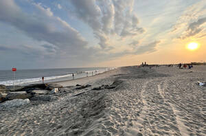 completely nude people walking on the beach - Neponsit Residents Demand Action on Riis Porn â€“ THE ROCKAWAY TIMES