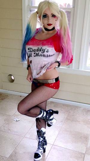 Harley Quinn Cosplay Porn Parody Gif - Luna Lanie Cosplay as Harley Quinn from the Suicide Squad film