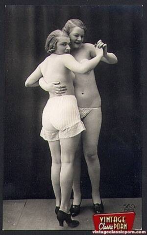 1800s nude lesbians - Vintage lesbian nude chicks enjoy posing in the twenties - XXX Dessert