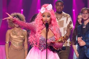 Anime Nicki Minaj Porn - Nicki Minaj Brings Barbiecore to 2022 VMAs Stage in All-Pink Outfits