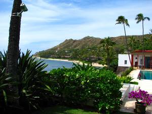 diamond head oahu nude beach - Diamond Head, viewed from Shangri La's grounds and gardens