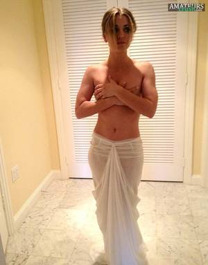 kaley cuoco naked boobs - Topless Cuoco leaks covering her tits