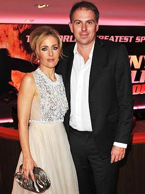 Gillian Anderson Girl Scout Porn - After being supposedly being together for 6 years, Gillian Anderson and her  partner and baby daddy to two of her children have officially called it  quits.