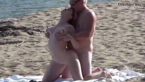 amatuer beach fucking - Amateur Beach Fucking, uploaded by beruandgo