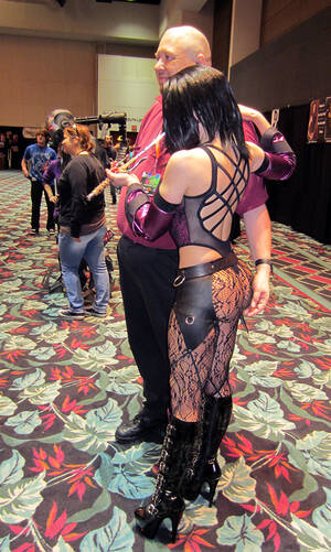 Mileena - Just taking a photo with Mileena... Porn Pic - EPORNER