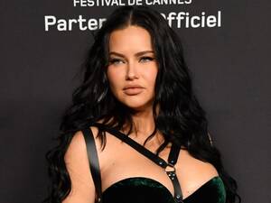 Adriana Lima Sex Videos - Adriana Lima Returns to Victoria's Secret With Angelic Videos: IG â€“ SheKnows