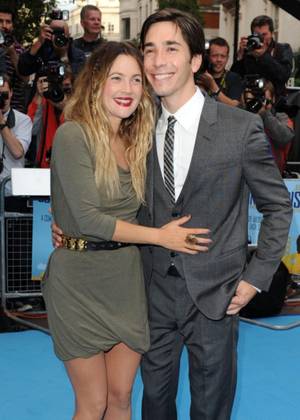 Drew Barrymore Bisexual Nude - Source: Zimbio (Drew and Justin Long)