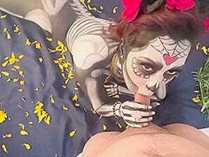 catrina - BODY PAINT de La Catrina del DÃ­a de los Muertos. Jovencita disfrazada -  PornZog Free Porn Clips