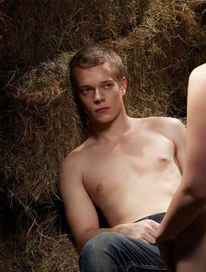 Alfie Allen Gay Porn - Alfie Allen