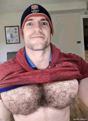 Celeb Hairy Nude Sex - Henry Cavill Shows Off His Muscle Hairy Chest - Gay-Male-Celebs.com