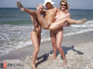 cousin nudists - trio nude cousins displaying in the river beach - ZB Porn