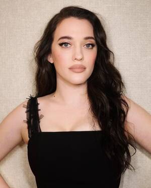 Kat Dennings Porn - Katie Jane Hughes on Instagram: â€œThis babe in a NUDE lip! @katdenningsss  Skin: @welovecoco concealer in no 10 Brow: @glossier Boybrow aâ€¦ | Kat  dennings, Frau, Mode