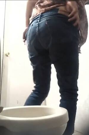 indian desi girls inhidden camera - Desi girl in jeans caught pissing in hidden cam - ThisVid.com