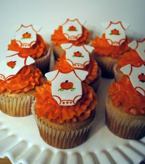 Lil Cupcake Porn - Fall Baby Shower Cupcakes
