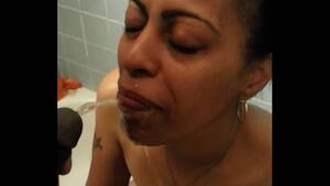 light skinned black pissing - Married lightskin bitch drinking my piss - XVIDEOS.COM