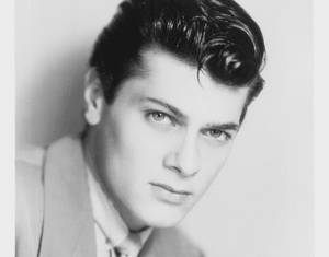 Famous Hungarian Porn - Tony Curtis (He was born to poor Hungarian immigrants and went on to become  one of the most famous faces in Hollywood history. He stared in over 140  films ...