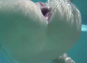 Anal Underwater - Underwater ass play + gape + prolapse - ThisVid.com