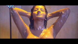 indian mona lisa nude - monalisa bathing leak - XVIDEOS.COM