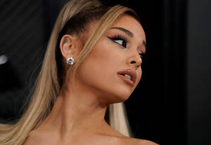 Ariana Grande Photoshop Porn - Ariana Grande s'est mariÃ©e avec Dalton Gomez en secret - L'ABESTIT