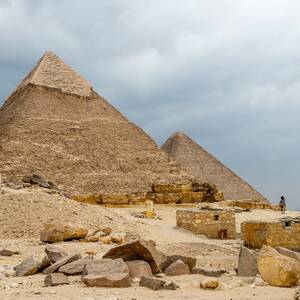 Egyptian Pyramids Star - Adult film 'shot near Pyramids' riles Egyptians | Al Arabiya English