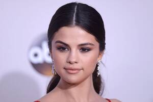 free vintage porn videos selena gomez - Selena Gomez is glowing in this fresh-faced throwback