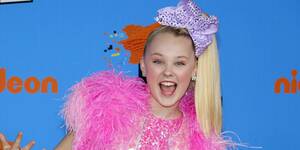 Jojo Siwa Has Sex - JoJo Siwa Realized She Was Gay After a First Date Tried to Have Sex - PAPER  Magazine