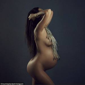 kourtney pregnant belly naked - Kourtney Kardashian shares a snap from her nude pregnancy photo shoot