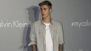 justin bieber naked beach videos - Justin Bieber Breaks Silence on Nude Photos: â€œI Feel Super Violatedâ€