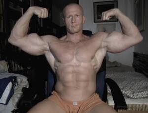 Czech Bodybuilder - CZECH BOUNCE - ThisVid.com