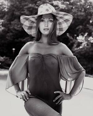 Jane Seymour Porn - NSFW) Jane Seymour, early 1970s. : r/OldSchoolCelebs