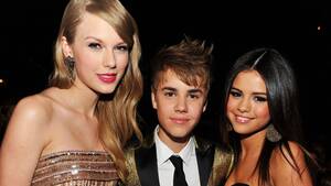 Funny Selena Gomez Real Porn - Fans Think Taylor Swift Low-Key Confirmed Justin Bieber Cheated on Selena  Gomez | Glamour