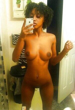 black girl naked selfies - Selfie Pics with Nude Black Girls