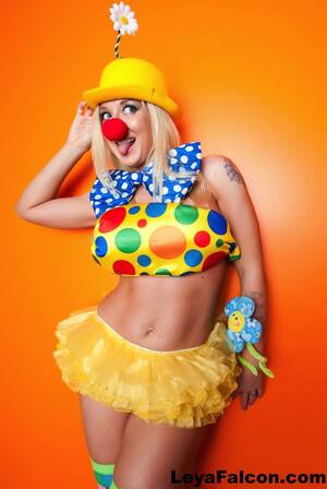 Busty Hot Female Clowns Porn - Busty Leya Falcon makes a very sexy looking Clown 14 photos