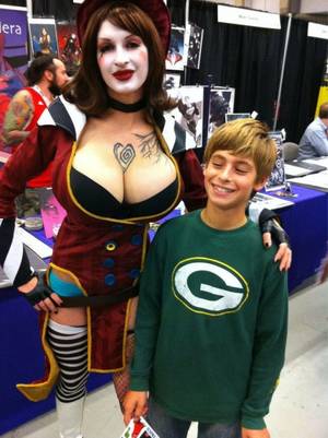 Big Tits At Cosplay Convention - Ces 22 enfants ont l'esprit mal placÃ©... En voici la preuve