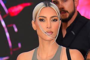 kim kardashian sex tape cartoon - Kim Kardashian Wore a Nude Bikini and Thigh-High Boots to the Gym Because  She's Kim Kardashianâ€”Watch the Video | Glamour