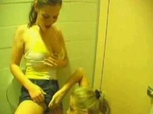 amateur college lesbians eat pussy - Amateur Teen College Lesbians Pussy Licking In Toilet - NonkTube.com