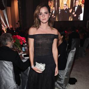 Emma Watson Porn Nude Dress - Emma Watson deslumbra con un vestido transparente de encaje y botines  elegantes | Vogue