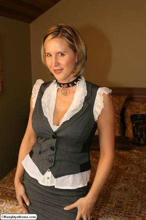 Asian Collar Porn - Naughty wife wearing slave collar - XXX Dessert - Picture 1