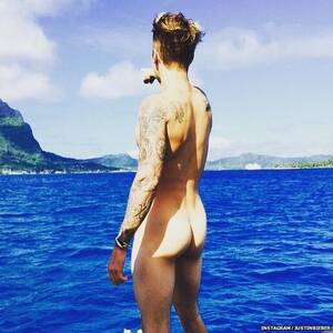 justin nude - Justin Bieber's nude holiday photo doesn't break the internet - BBC News