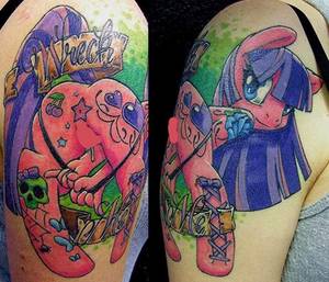 Mlp Bend Over Porn - says local pegasister Ariela Maximus, flaunting her latest My Little Pony  shoulder tattoo. \