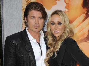 Billy Ray Cyrus Sex - Miley Cyrus' mother Tish files for divorce from Billy Ray after nearly 30  years of marriage | The Independent