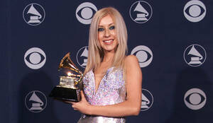 latina naked christina aguilera - Grammys: Christina Aguilera vs. Britney Spears in 2000 - GoldDerby