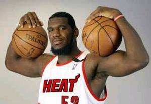 Famous Basketball Player Porn - Greg Oden has balls