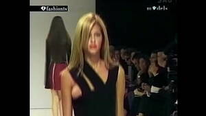 Ana Beatriz Barros Hairy Pussy - ANA BEATRIZ BARROS - DESCUIDO EN DESFILE (2013) - XVIDEOS.COM